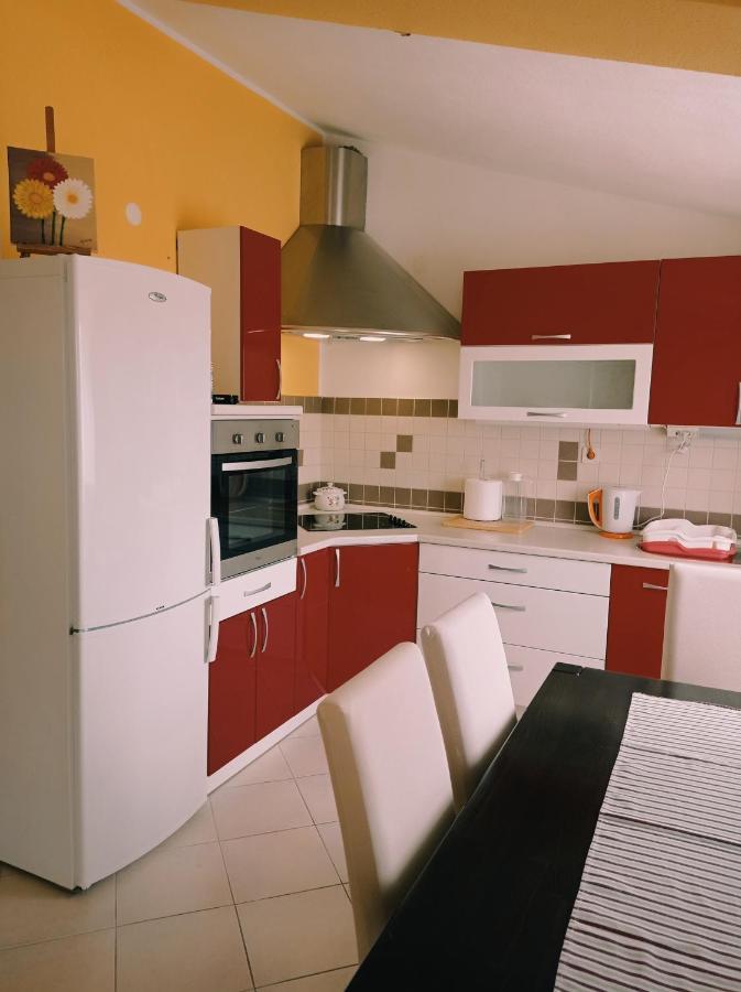 Apartment Silvija Vinisce Exterior foto