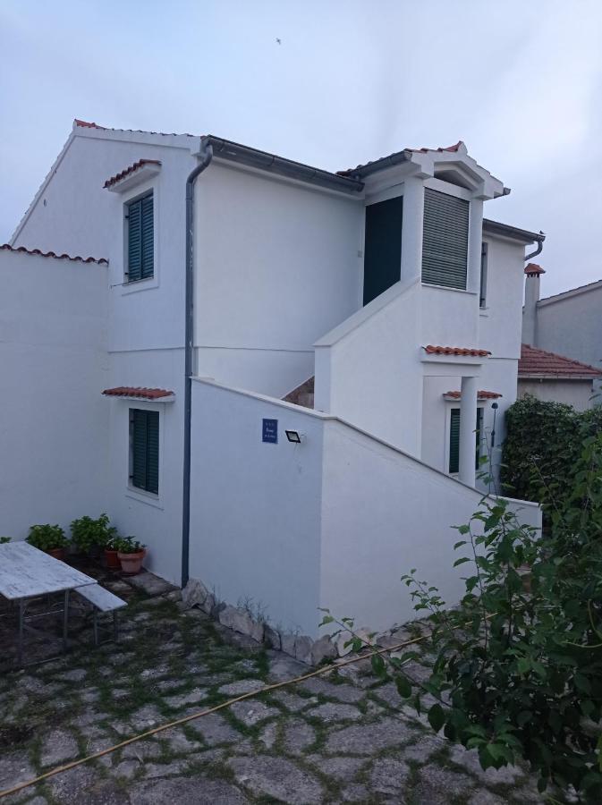 Apartment Silvija Vinisce Exterior foto